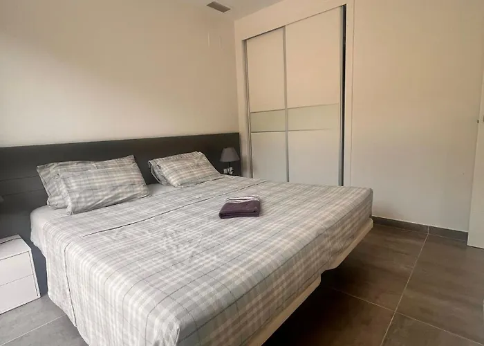 Infinity Luxury Sea View Apartment With Private Garden