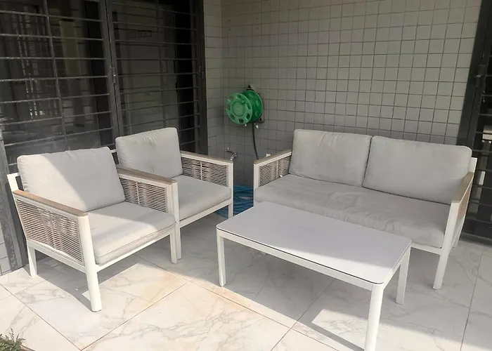 Infinity Luxury Sea View Apartment With Private Garden