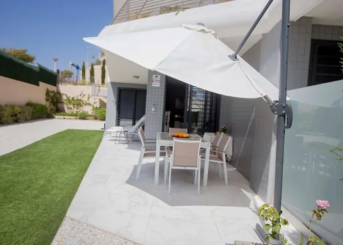 Infinity Luxury Sea View Apartment With Private Garden