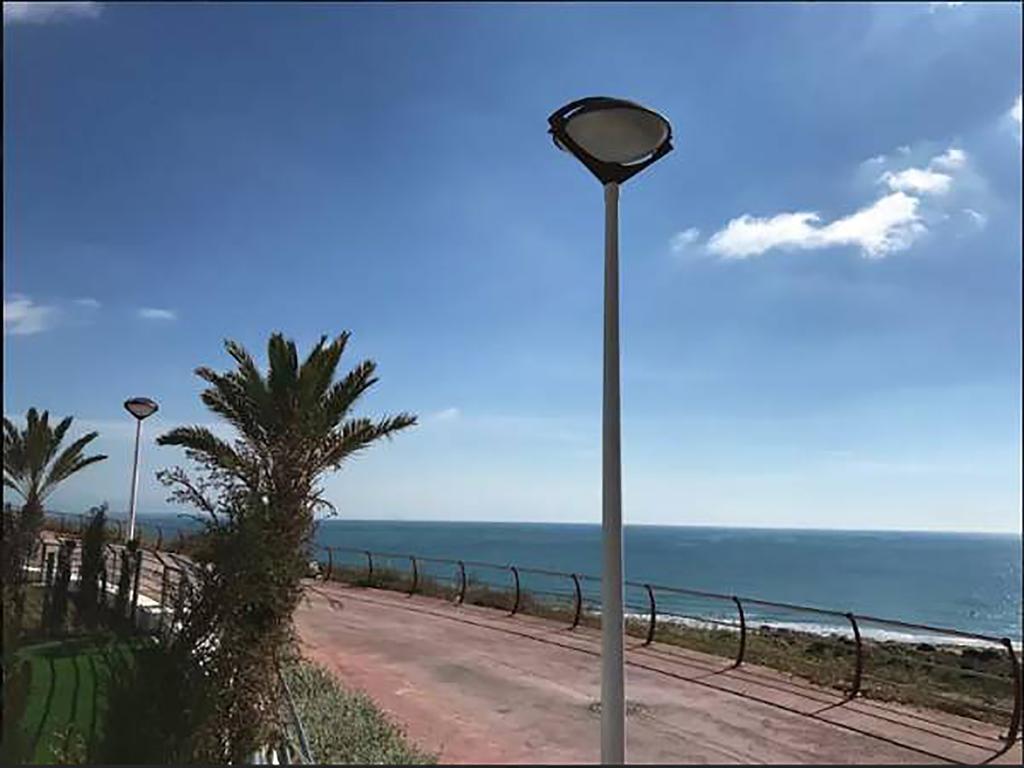 Infinity Luxury Sea View With Private Garden Apartamento